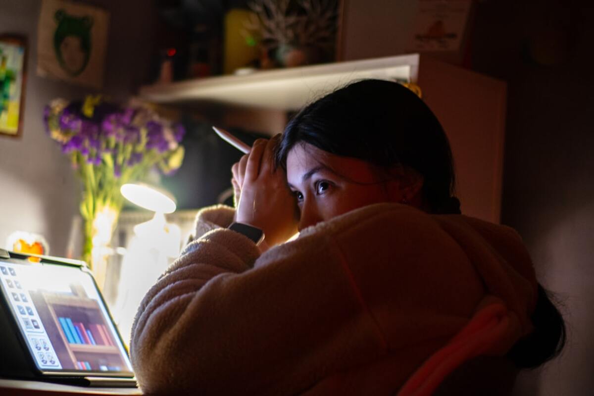 The 20-20-20 Rule for Screens: A Tiny Habit That Can Save Your Eyes (and Head)