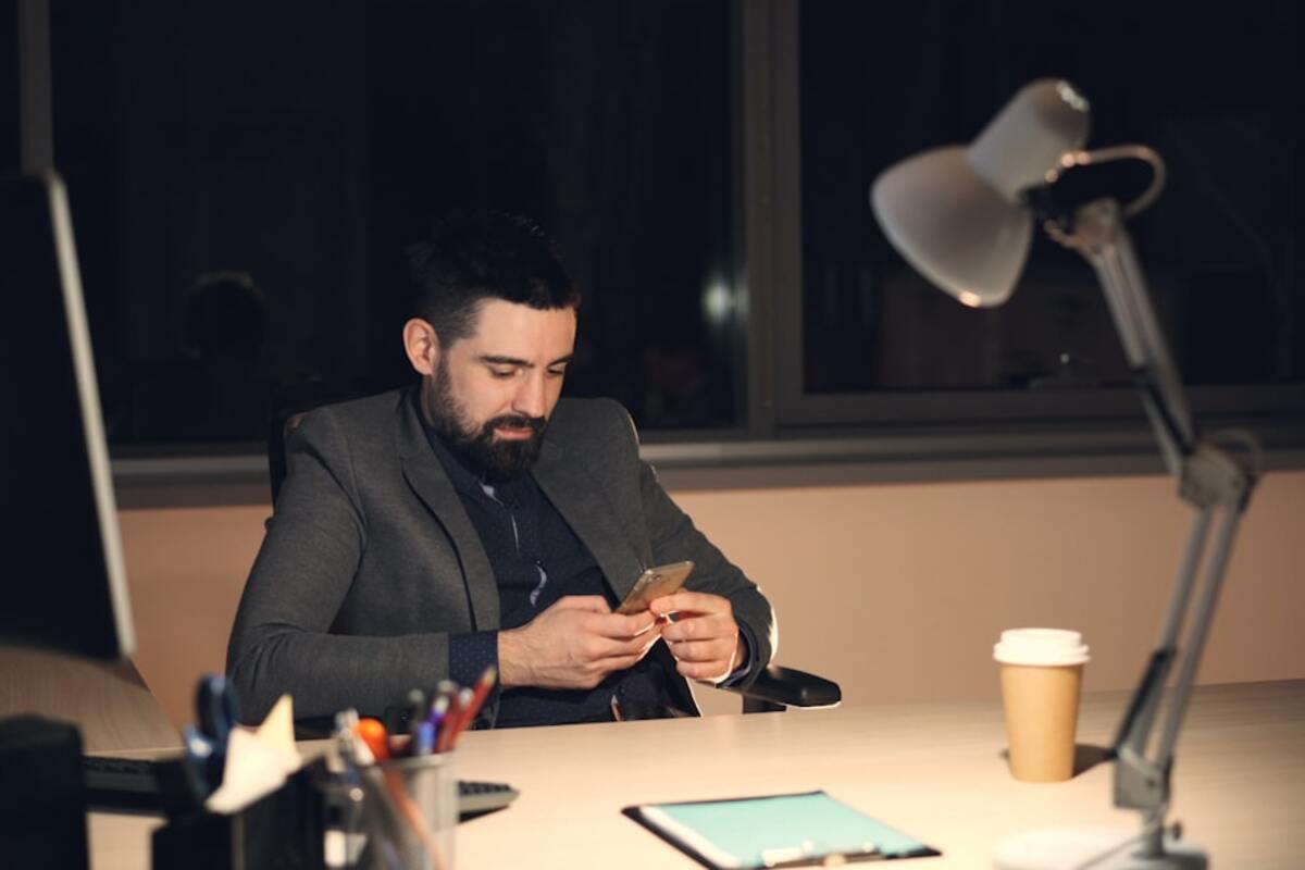 The “Caffeine Crash” Confusion: Is It Withdrawal, Dehydration, or Just a Bad Night’s Sleep?