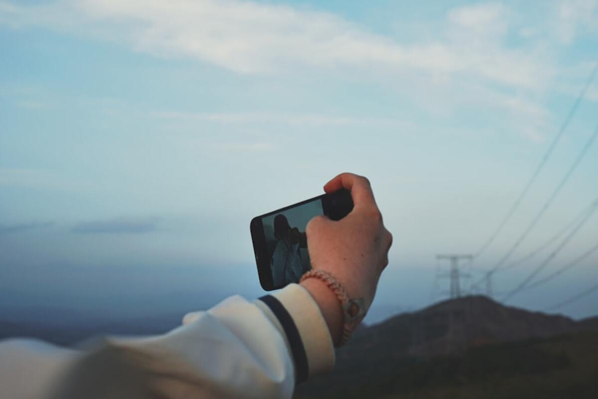 The “Dopamine Menu”: A Simple Way to Stop Doomscrolling and Actually Recharge